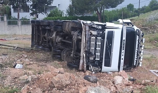 Adıyaman’da kamyon devrildi! 1 yaralı