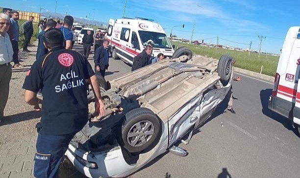 Adıyaman'da otomobiller çarpıştı: 4 yaralı