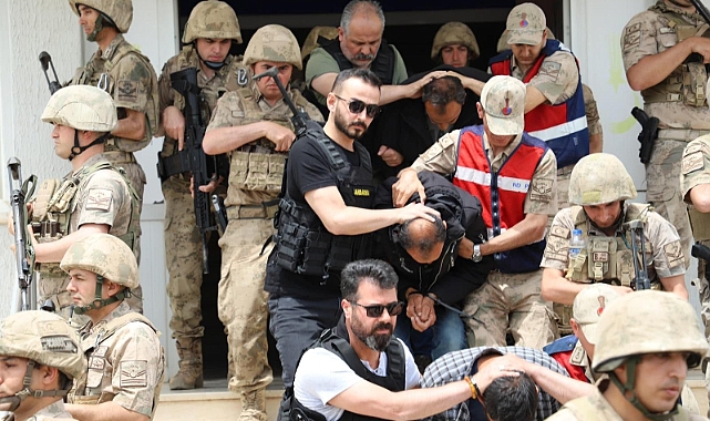 Araç yağmalayanlara operasyon düzenlendi!