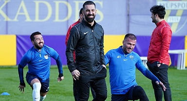 Arda Turan'a "Türk Futboluna Katkı" ödülü