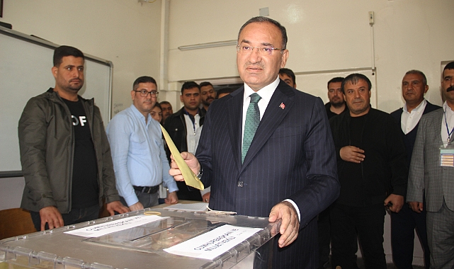 Bakan Bozdağ oyunu Urfa’da kullandı