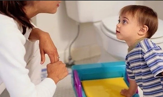 Çocuğun tuvalet eğitimine hazır olduğunu gösteren ipuçları