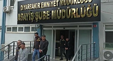 Depremzedelerin evine soyan zanlılar tutuklandı