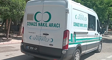 Devrilen traktörün altında kalan çocuk öldü