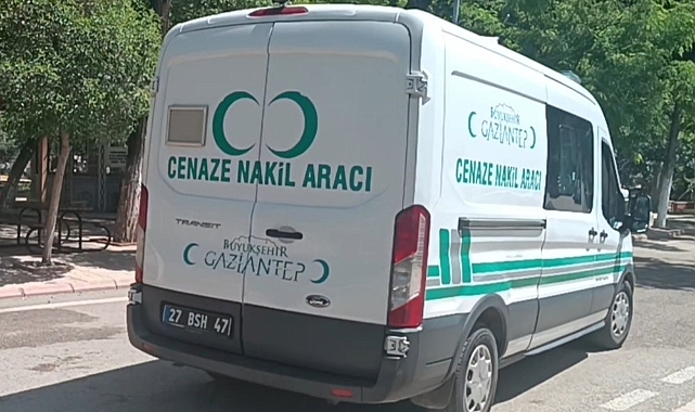 Devrilen traktörün altında kalan çocuk öldü