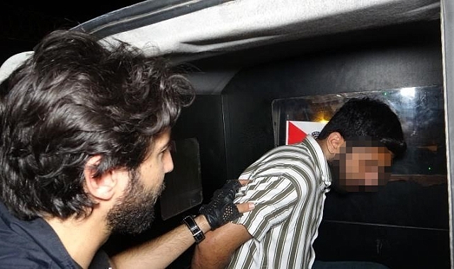 El bombası ve silahla yakalandı
