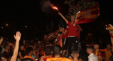 Galatasaray'ın şampiyonluğu Urfalıları sokağa döktü
