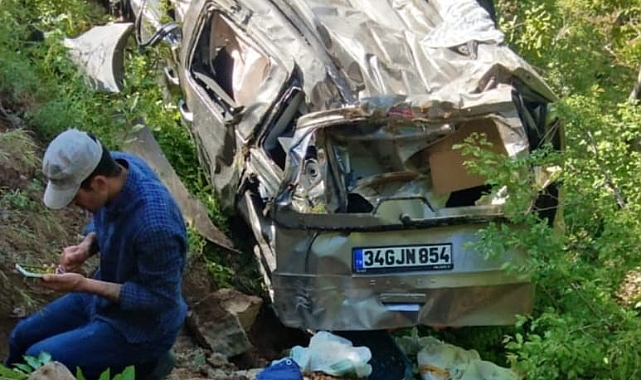 Hafif ticari araç uçuruma yuvarlandı: 1 ölü, 1 yaralı