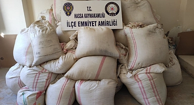 Hatay'da kilolarca kaçak tütün ele geçirildi