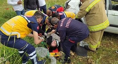 Mardin’de otomobil takla attı: 2 yaralı