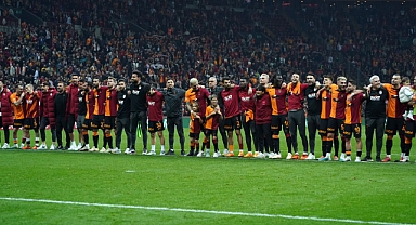 Mauro Icardi, taraftarlara 3'lü çektirdi