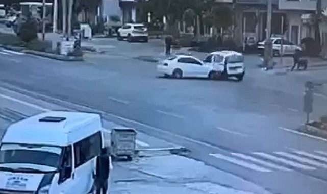 Otomobil ile ticari araç çarpıştı! 1’i ağır 3 yaralı