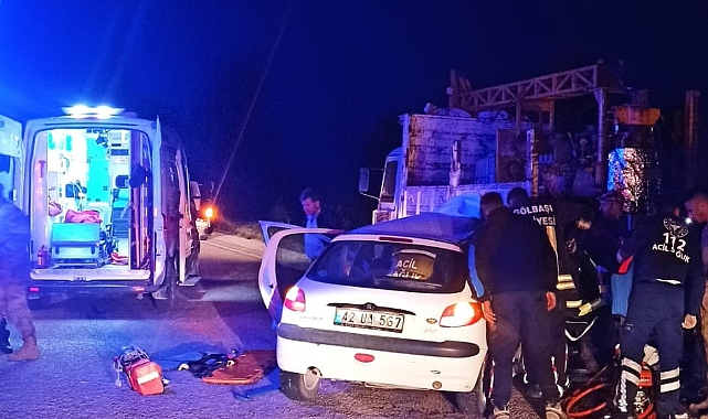 Otomobil kamyona çarptı: 1 ölü, 1 yaralı
