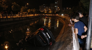 Otomobil sulama kanalına uçtu