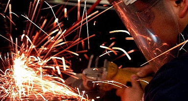 Sanayi üretimi yıllık yüzde 0,1 azaldı