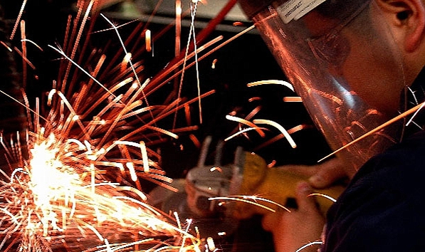 Sanayi üretimi yıllık yüzde 0,1 azaldı