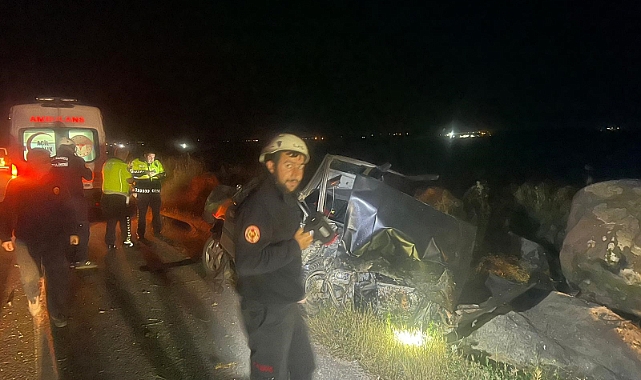 Şanlıurfa'da otomobil kayaya çarptı: 1 yaralı