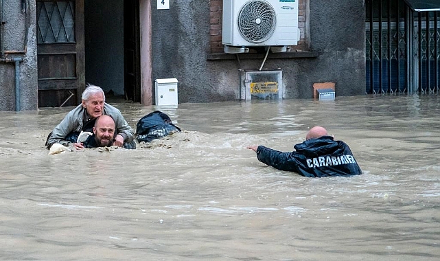 Şiddetli yağış sele neden oldu! Ölüler var