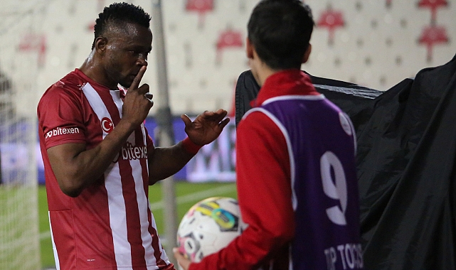 Sivasspor’da Leke James gol sayısını 4’e çıkardı