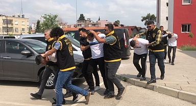 Soyguncuların giydiği kılık pes dedirtti