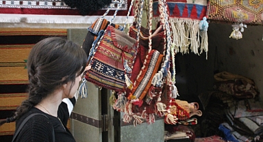 Tarihe yüz tutan kilimler yok mu oluyor?