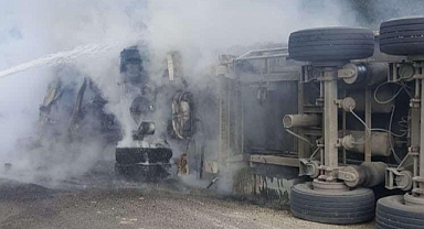 Tır sürücüsü feci şekilde can verdi