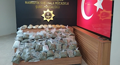 Urfa'da durdurulan araçta kilolarca uyuşturucu bulundu