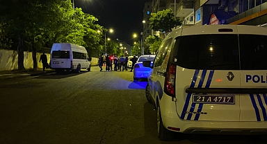 Yolda yürüyen bir kişi sırtından bıçaklandı