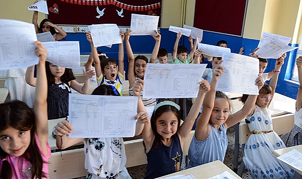 19 milyon öğrenci karne alacak