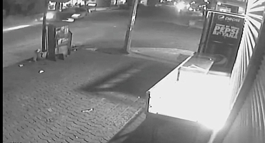 2 polisin yaralandığı kaza anı kamerada