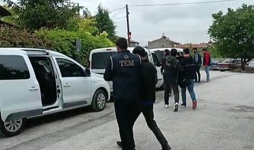 7 ilde FETÖ'ye büyük operasyon!
