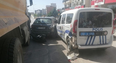 Adıyaman'da kamyon araçlara çarptı