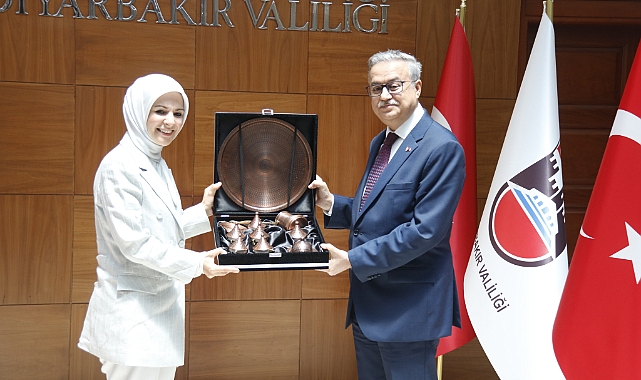 Aile ve Sosyal Hizmetler Bakanı Göktaş, Diyarbakır Valiliğini ziyaret etti