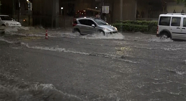 Ankara’da şiddetli yağış etkili oldu