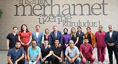 Bakan Koca’dan rekor sürede tamamlanan hastaneye bayram ziyareti