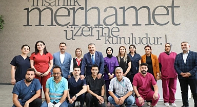 Bakan Koca’dan rekor sürede tamamlanan hastaneye bayram ziyareti