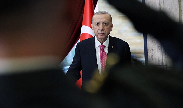 Cumhurbaşkanı Erdoğan Anıtkabir'i ziyaret etti