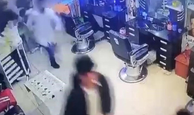 Deprem oluyor sandı, berberi birbirine kattı