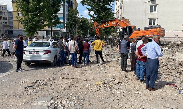 Depremin 122. gününde enkaz altında kadın cesedi bulundu