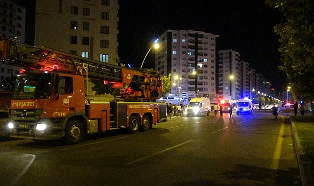 Diyarbakır’da kontrolden çıkan 2 otomobil markete daldı: 1 ölü, 5 yaralı