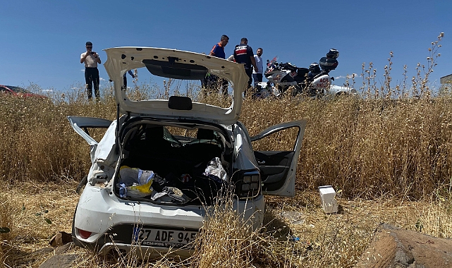 Diyarbakır-Şanlıurfa karayolunda bir aile ölümden döndü: 4 yaralı