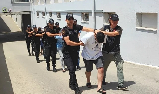 Dolmuş sürücülerinin yolcu kavgası kanlı bitti