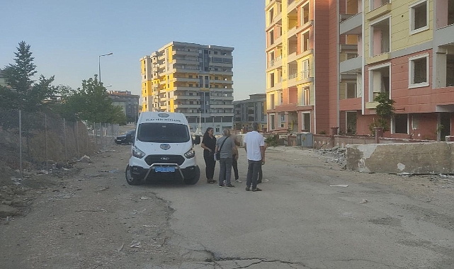 Ev sahibinin dikkati enkaz faresini yakalattı