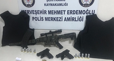 Gaziantep’te bir araçta çelik yelek bulundu