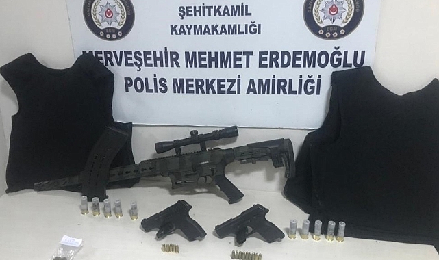 Gaziantep’te bir araçta çelik yelek bulundu