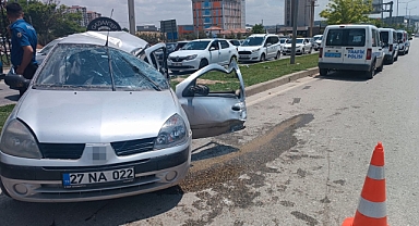 Gaziantep'te otomobil takla attı