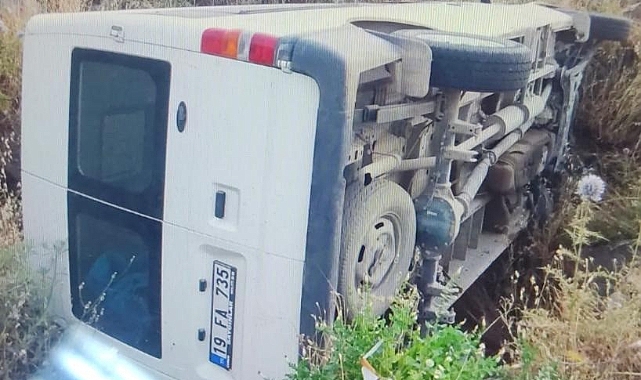 Gölbaşı ilçesinde minibüs takla attı: 1 yaralı