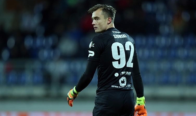 Göztepe, Jakub Szumski'yle ilgileniyor