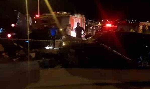 İki otomobil kafa kafaya çarpıştı: 1'i ağır 3 yaralı