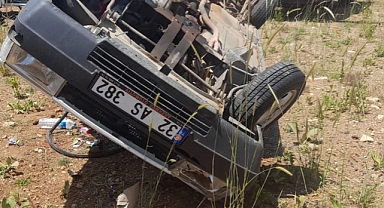 Isparta’da otomobil takla attı: 2 yaralı